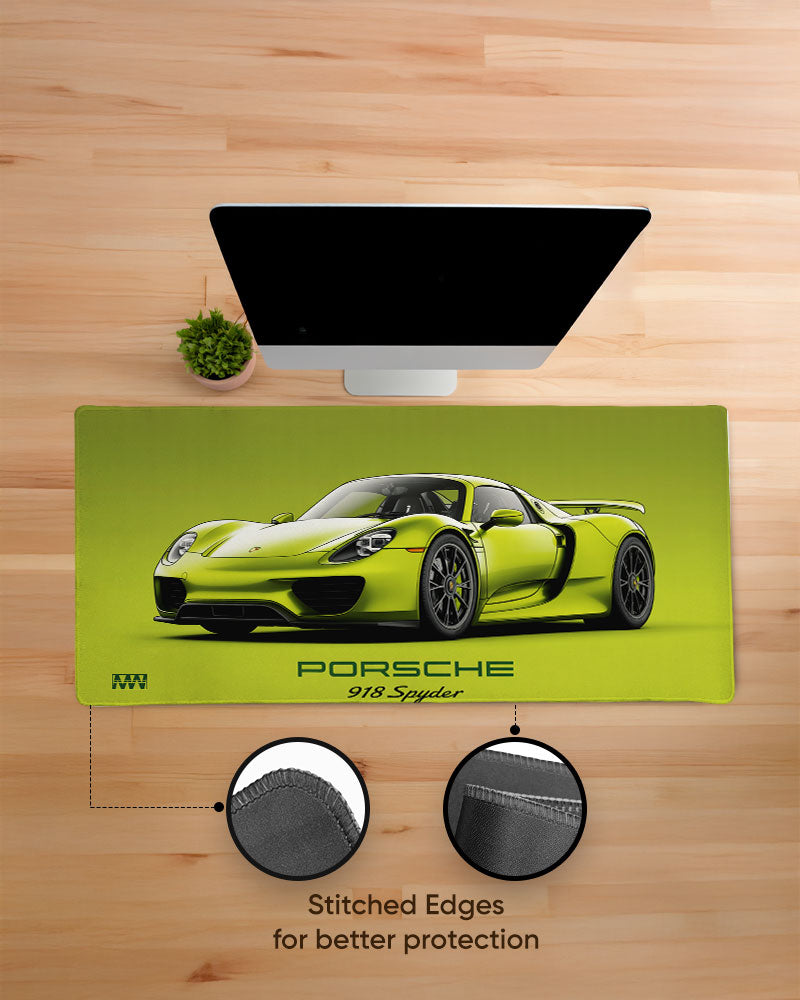 Track Titan Porsche 918 in Hypergreen Deskmat